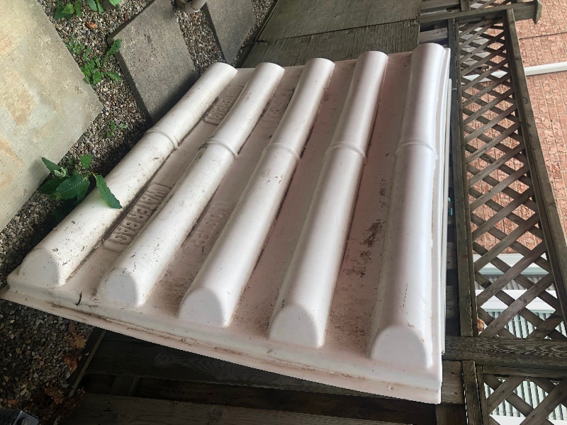 Swimming pool stair cover Hot Tubs & Pools Oakville / Halton Region