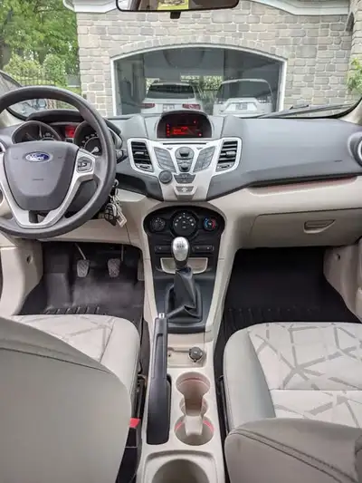 Voiture utilisé pour de cours trajets depuis 2017, changement d'huile effectué annuellement depuis c...