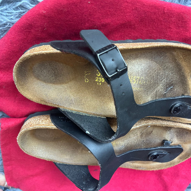 Birkenstock Gizeh Sandals in Women's - Shoes in Markham / York Region - Image 4