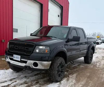 Great truck!!! CV Axels recently replaced Regularly serviced Air suspension Seat warmers Leather int...