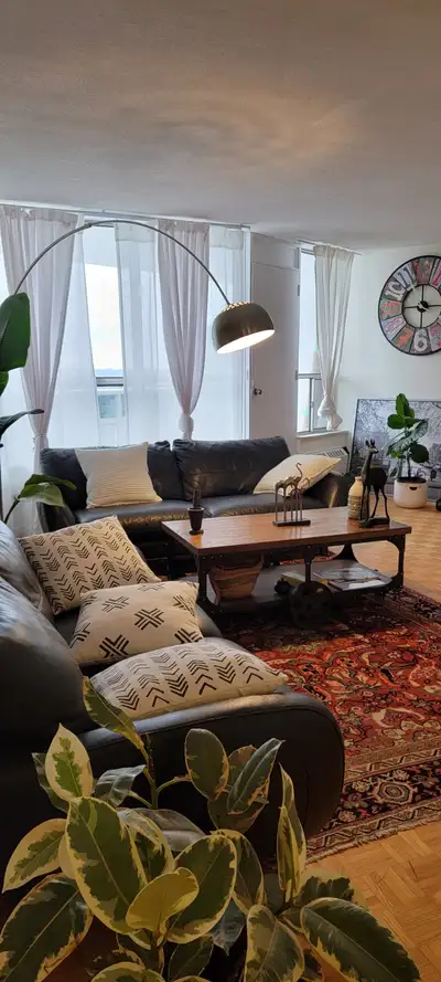 Available: September 1, 2026. Short term • Rent/Details: Fully furnished private room in a bright an...
