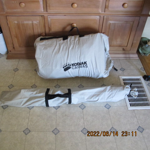 New Deluxe Flex- Bow 10 X 10 Kodak Canvas 4 season tent in Fishing, Camping & Outdoors in Gatineau - Image 2