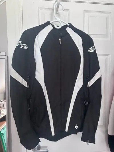 $100 or make me an offer Has padding Pick up Glen Sandfield/Glen Robertson area