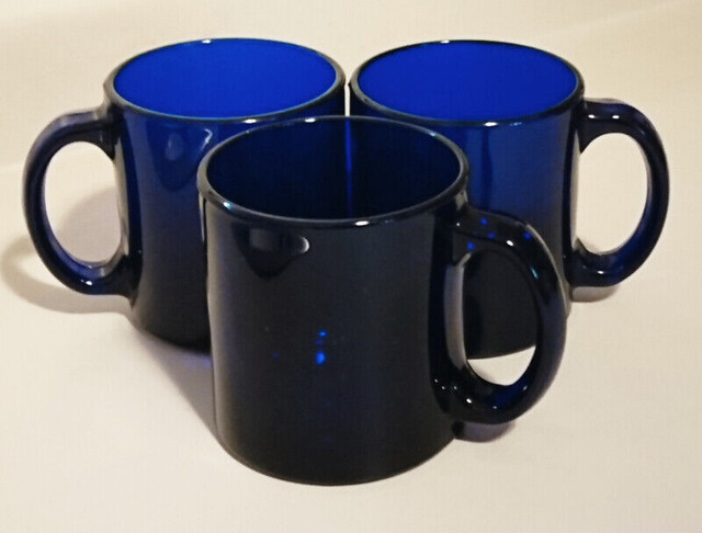 Vintage Cobalt Blue Libbey Glass Coffee Mug in Arts & Collectibles in Oshawa / Durham Region - Image 3