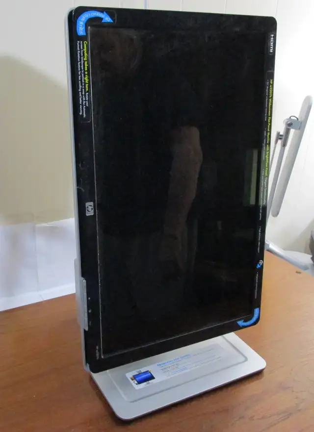 22" monitor - HP W2207H in Monitors in Cambridge - Image 6
