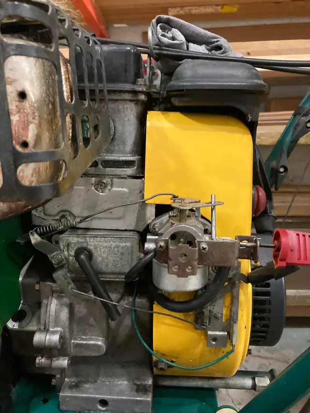 Snow MTD /Yardman  30 "- 11 HP. Electric Start in Snowblowers in City of Montréal - Image 5