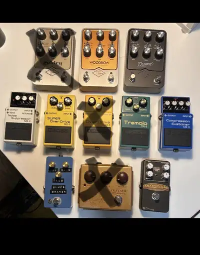 Divers pédale de guitare à vendre, View more