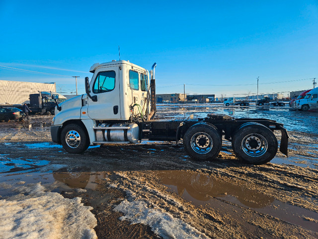 2016 Heavy Spec Cascadia. in Heavy Trucks in Saskatoon