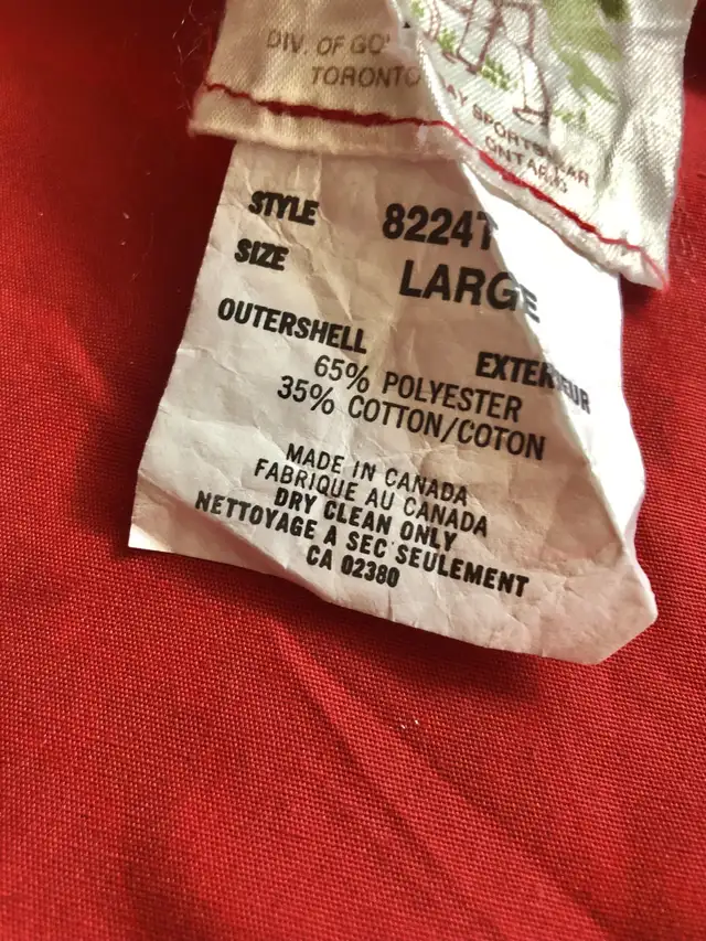 Vintage Red Outdoor Lightweight Jacket Poly Cotton Coat in Women's - Tops & Outerwear in Calgary - Image 8