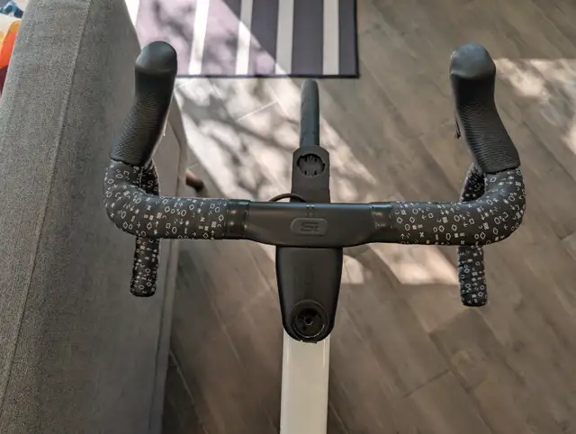 Cannondale Supersix Evo 51cm Sram Force AXS Groupset in Road in Kingston - Image 4