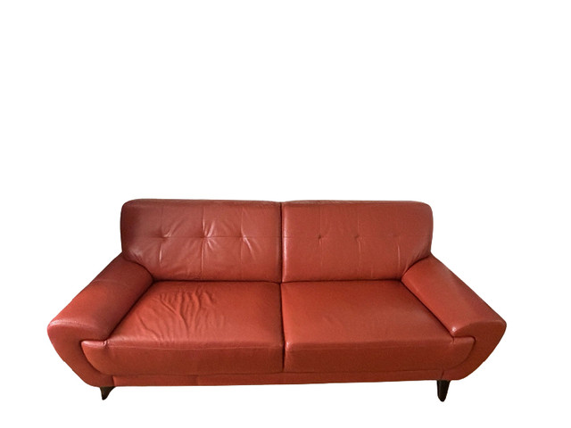 Beautiful Burnt Orange Leather Couch - Excellent Condition! dans Sofas et futons  à Ville de Montréal - Image 2