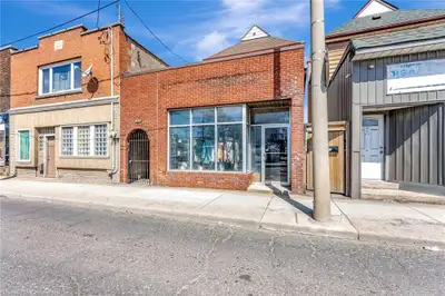 Welcome to 893 Barton St E, a fantastic multi-use property located in the Crown Point North area of...