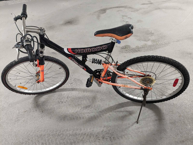26" mountain bike with lock& helmet  in Mountain in City of Halifax - Image 2
