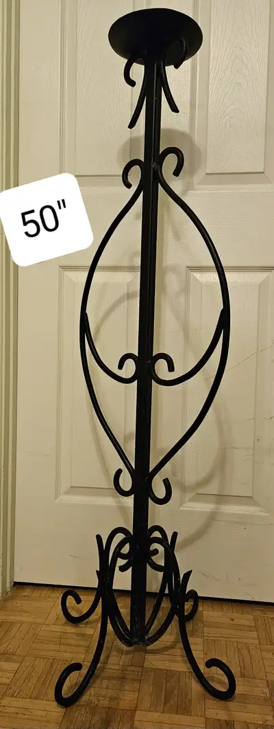Chandelier sur pied, View more