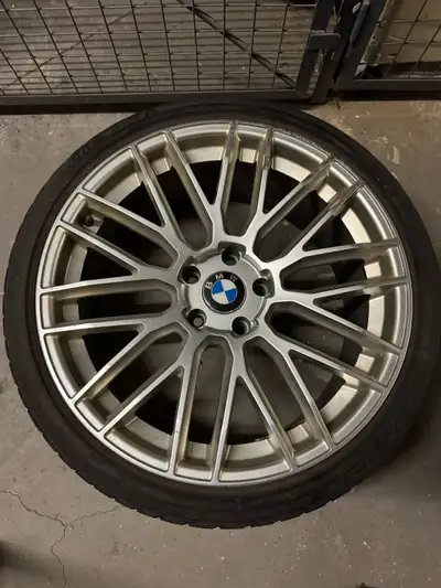 Set of 4 , minor curb rash on 2 of them, tires are no good , 2nd photo is just for size reference .