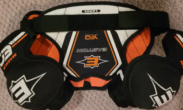 Hockey Youth equipment in Hockey in Brantford - Image 2