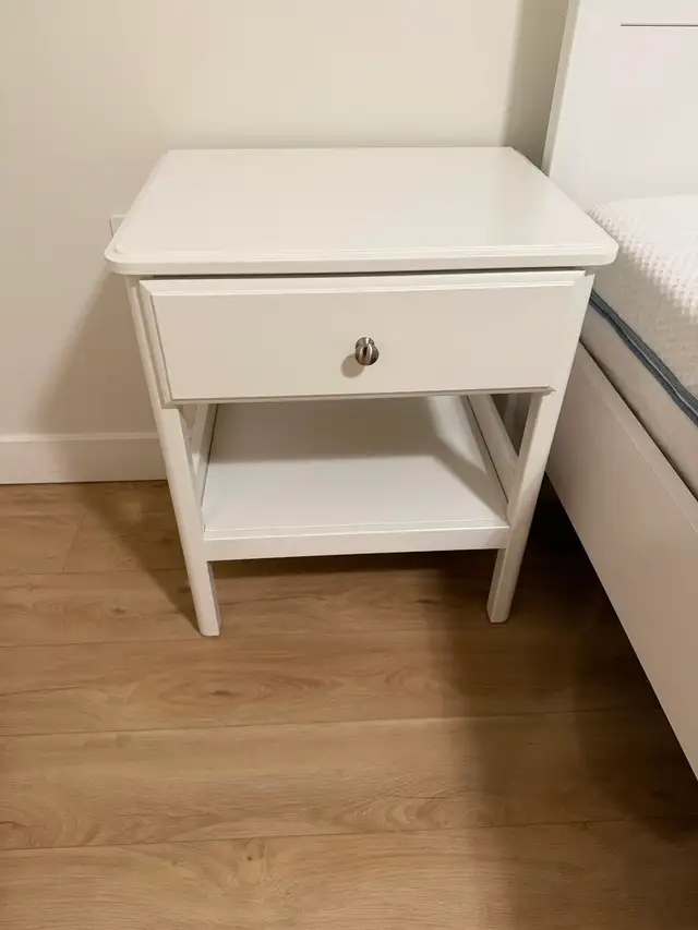 2 White Bedside Tables – Excellent Condition