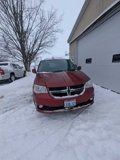 Loaded "crew" Trim level, heated seats and wheel, entertainment center with 2 tvs, 3 rows of leather...