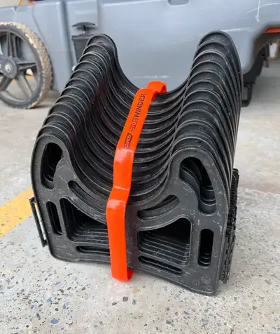 CAMCO Sidewinder 10ft RV sewer hose support. Located in Bridgewater. Pick-up only. If the ad’s is up...
