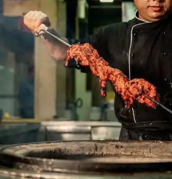 Looking for a tandoor/bbq chef with experience to work in south-asian restaurant - must know how to...