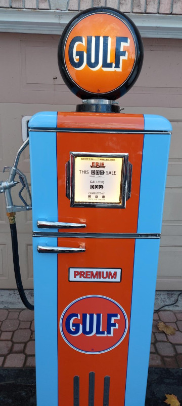 BRAND NEW "RETRO STYLE"  "GAS PUMP" FRIDGE IN VINTAGE GULF OIL in Arts & Collectibles in Oshawa / Durham Region - Image 2