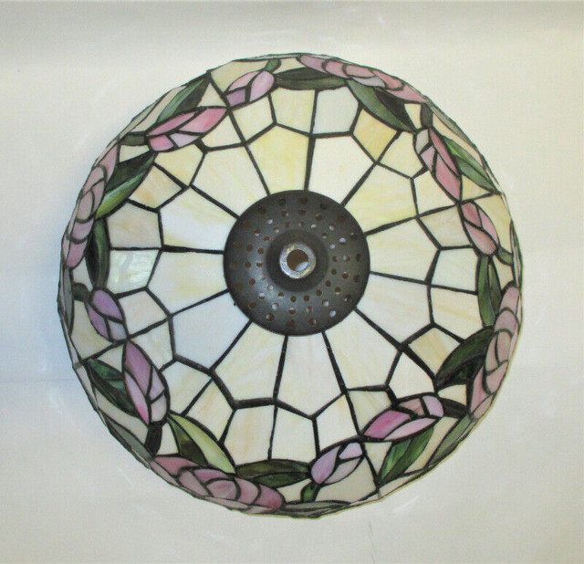 Vintage Tiffany Style Rose Flower Stain Glass Table Lamp Shade in Arts & Collectibles in Stratford - Image 3