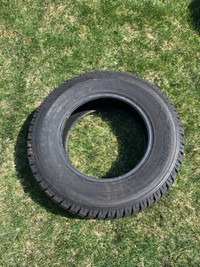 1 pneus Toyo 215-70-15