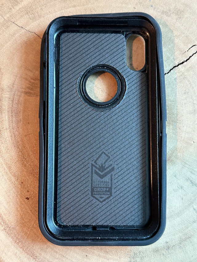 Otter Box iPhone XS case in Cell Phone Accessories in Edmonton - Image 2