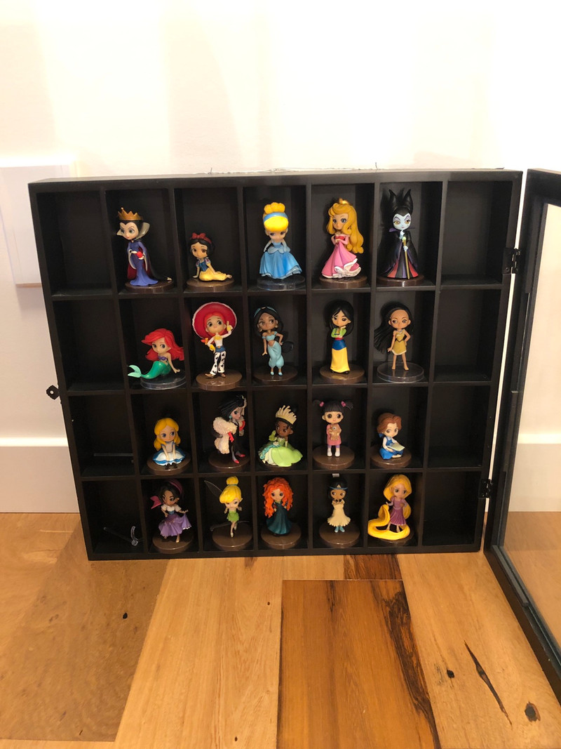 Disney princess q posket collection in display case Arts