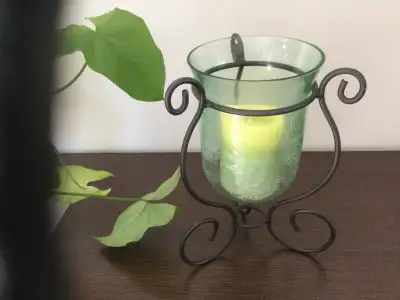 Vase pour chandelle ou pot-pourri peut-être remplis de cocottes avec quelques lumières pour Noël une...