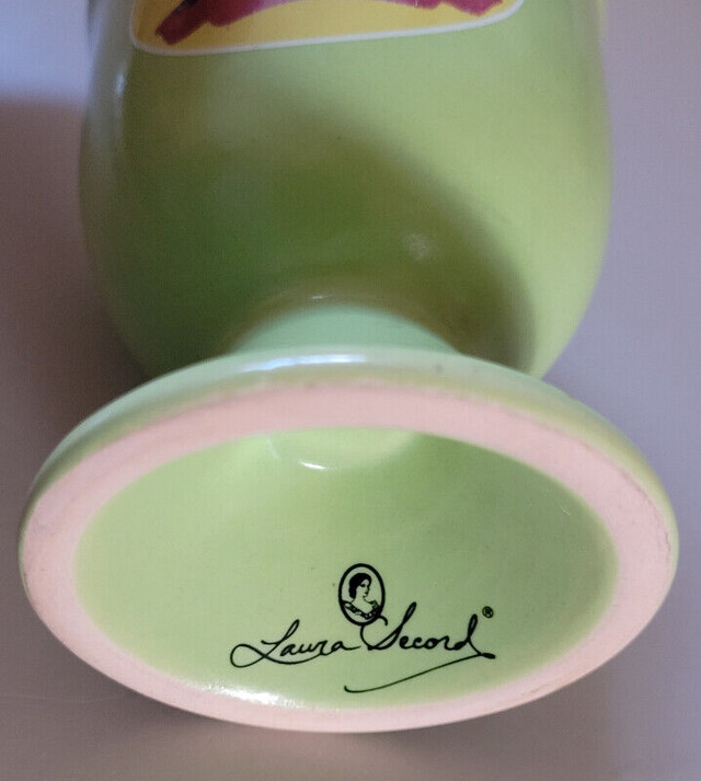 Vintage Laura Secord Green Ceramic Egg Cup with Bunnies in Arts & Collectibles in Oshawa / Durham Region - Image 2