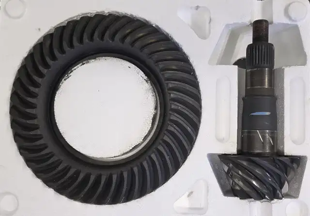 Ford 8.8 Rear End Ring And Pinion 4.10 Ratio in Transmission & Drivetrain in Calgary - Image 2