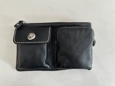 ROOTS Village Pack Cervino Belt Bag. A compact accessory for weekday errands or weekend adventures....