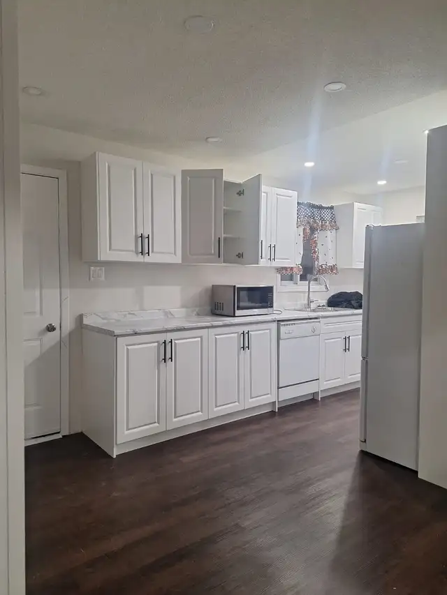 room for rent  in Room Rentals & Roommates in Kawartha Lakes - Image 4