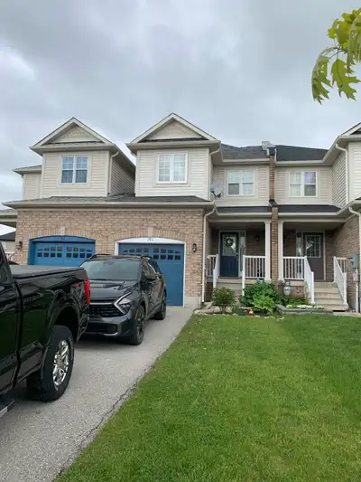Barrie South beautiful Townhouse 3BR, 3Bath