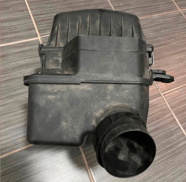BMW E46 M3 S54 Air Cleaner Airbox Air Box Assembly Genuine Oem in Engine & Engine Parts in City of Toronto - Image 2