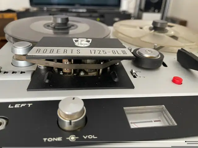 Roberts 1725-8L - ||| Reel to Reel stereo deck in Stereo Systems & Home Theatre in Markham / York Region - Image 5