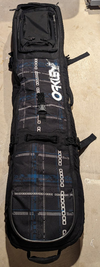 Oakley Snowboard / Ski Wheeled bag