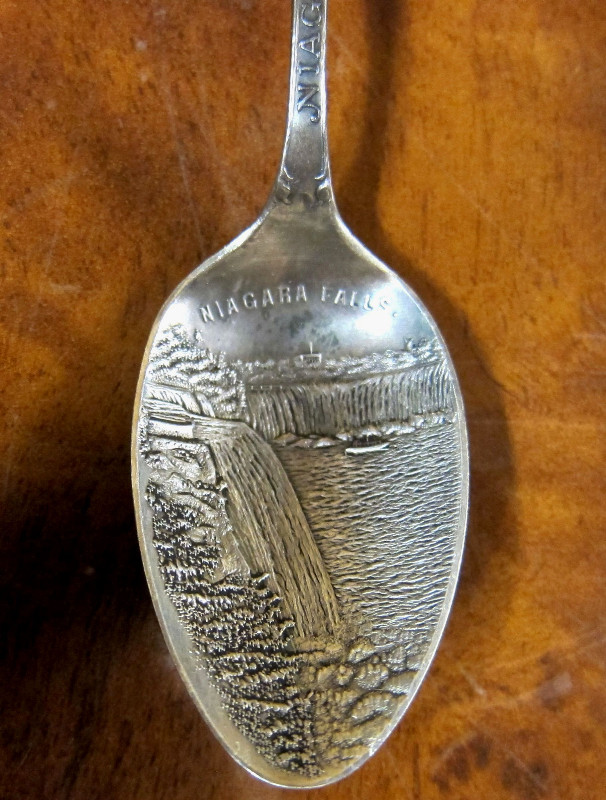 NIAGARA FALLS STERLING SILVER SPOON 6 INCHES 24 GR in Arts & Collectibles in Ottawa