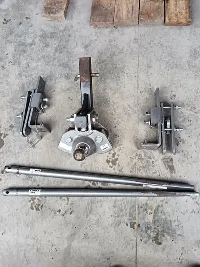 2 Rétroviseurs extérieur pour remorque,payé 92$, VENDUS 40$ Quatre housses de roues noires 24"x26,5"...
