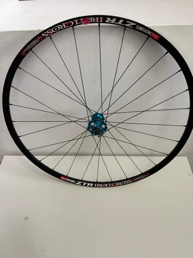 Stan's NoTubes Iron Cross With Circus Monkey HDW MTB Disc Hub in Frames & Parts in Markham / York Region - Image 5