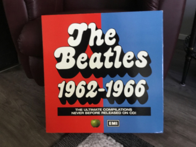 Beatles.   1993.   Promo.   Display.    Stand in Arts & Collectibles in Winnipeg - Image 4