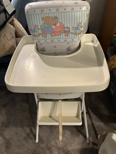 Fold up high Fold up high chair 39”h x17”w Sliding Tray 17” x 20”w Foot rest & safety straps $30 Boo...