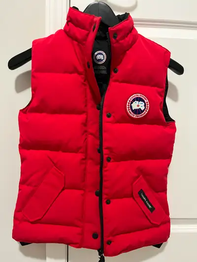 Canada Goose Women Vests, View more