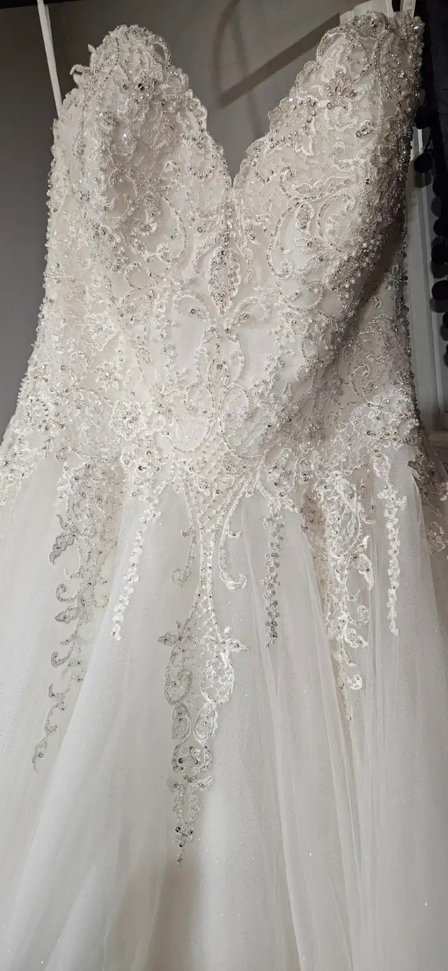 Allure Bridal Gown  Strapless Size 1262863282622595121