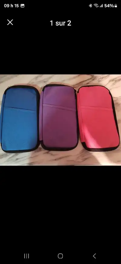ÉTUIS À PASSEPORT, NEUFS 15$ CHACUN JE NE FAIS PAS DE LIVRAISON VOIR MES AUTRES ANNONCES