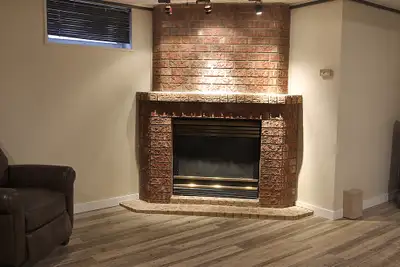 Comfy one bedroom basement suite. Has separate entrance and its own laundry in suite. Has nice kitch...