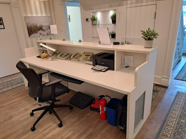 Très beau et grand bureau de secrétariat à vendre! dans Bureaux  à Saint-Hyacinthe - Image 2