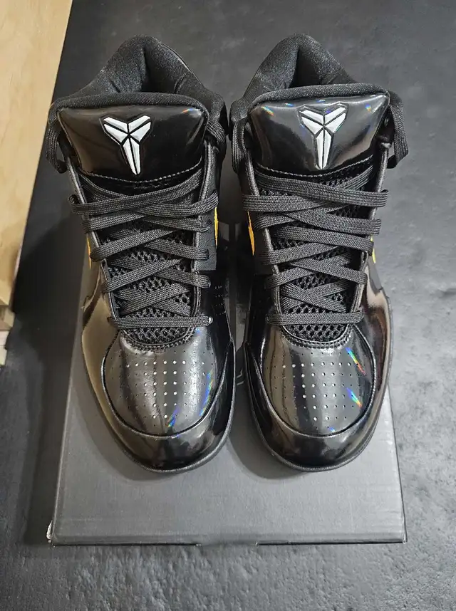 Kobe 4 Protro PE in Men's Shoes in Mississauga / Peel Region - Image 3