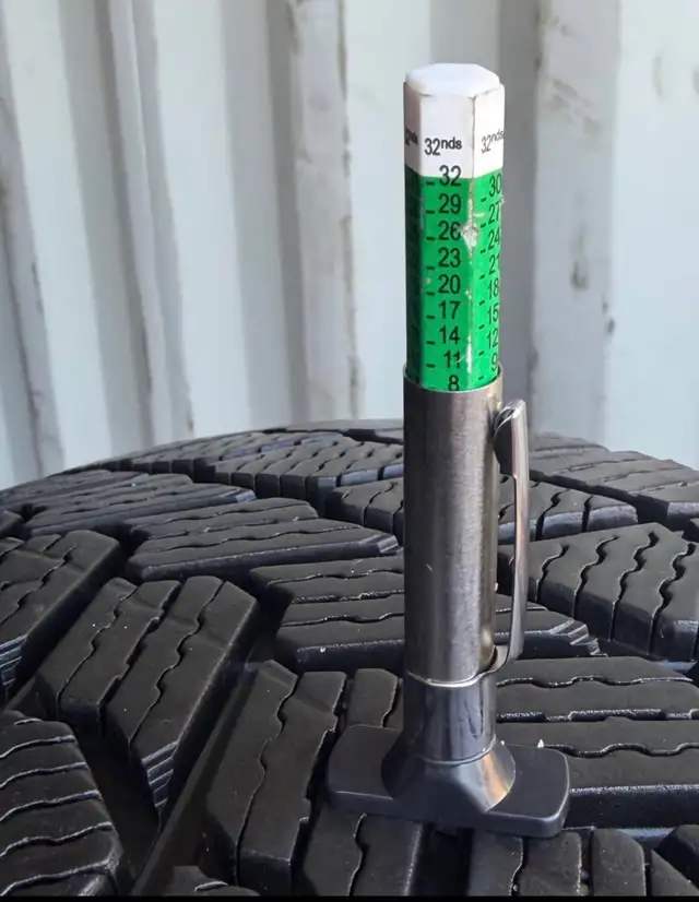  85 %+) 225/65R17 Michelin X-Ice Snow   in Tires & Rims in Mississauga / Peel Region - Image 8